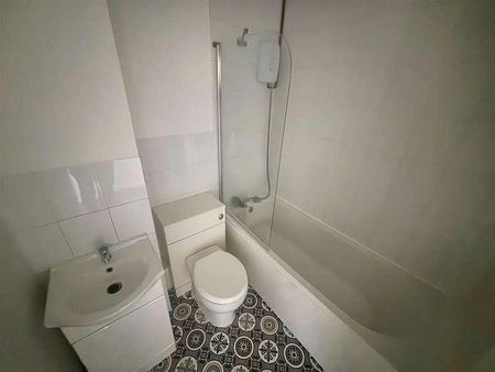 Cranham Close, Abbeymead, Gloucester, GL4 - Photo 5