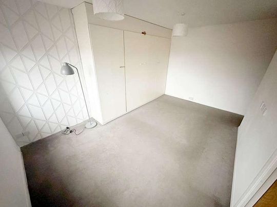 Sudeley Gardens, Hockley, SS5 - Photo 1