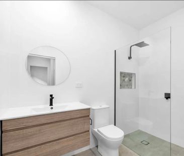 Modern, Stylish & Perfectly Positioned - Photo 5