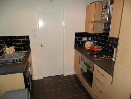 Warton Terrace - Photo 2