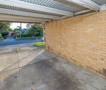 Three Bedroom Family Home in Prime Location - Photo 6