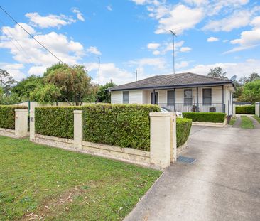 32 Luttrell St, Hobartville, NSW 2753 - Photo 2