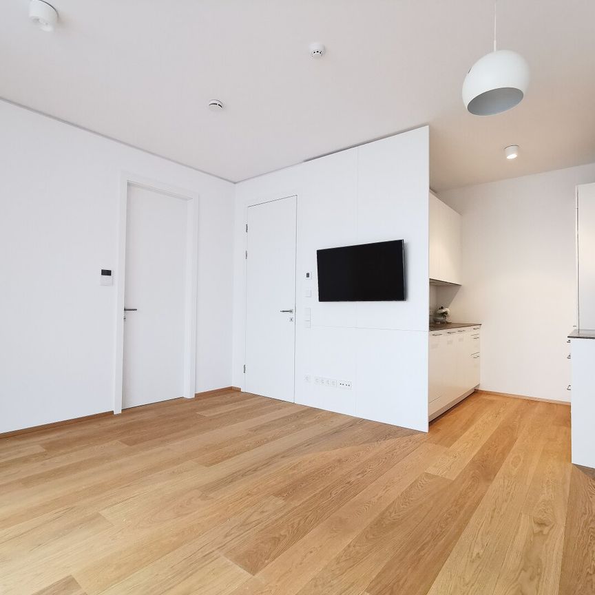 Hochwertige 2-Zimmerwohnung mit Loggia im Diplomatenviertel beim Stadtpark! - Photo 1