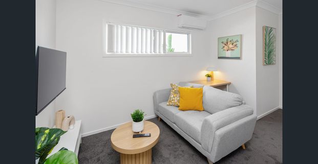 Modern, Fully Furnished Studio- Electricity, Water & NBN all included! - Photo 1