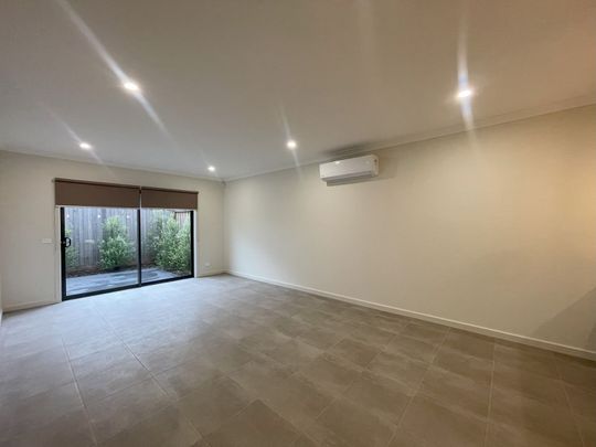 8 Keeping Terrace, 3029, Tarneit Vic - Photo 1