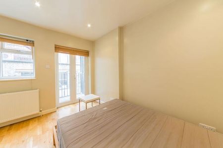 City Location 1 bedroom property with balcony near old street station - Photo 4