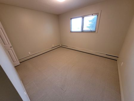 2 Beds & 1 Bath Apartment Style Condo In College Park Area - Photo 5