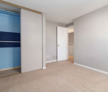 For Lease - 53 Courtleigh Square, Brampton, Ontario - Photo 5