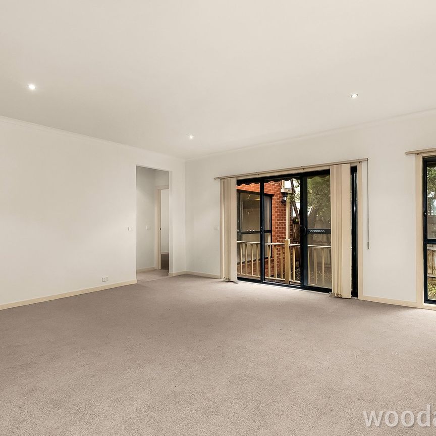 Single-level villa with own street front - Photo 1