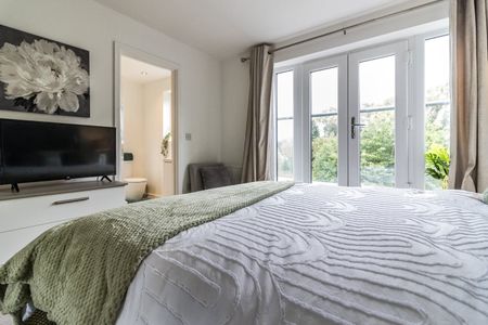 Room in a Shared House, Mallow Drive, M7 - Photo 5