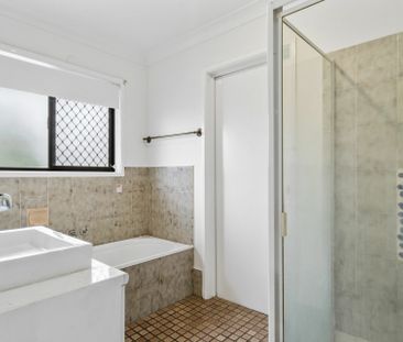 FOUR BEDROOM ONE BATHROOM HOME IN PRIME LOCATION - Photo 4