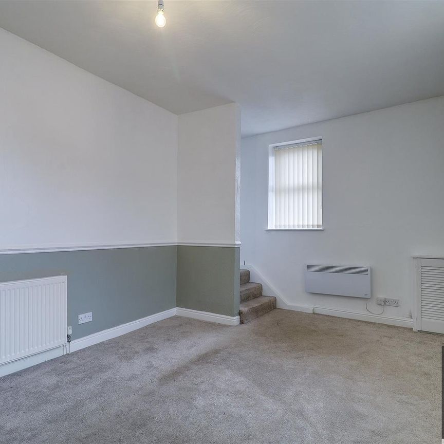 3 bed semi-detached house to rent in Halifax Road, Hipperholme, Halifax - Photo 1