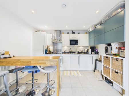 2 bedroom flat to rent - Photo 2