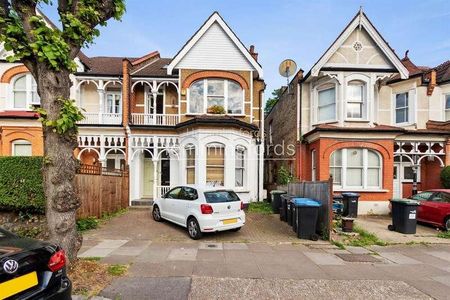 Broomfield Avenue, Palmers Green, N13 - Photo 2