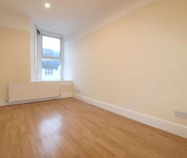 1 bedroom in a flat share to rent - Photo 3