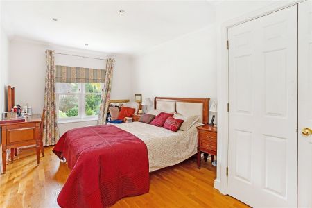 Grange Place, Stompond Lane, KT12 - Photo 4