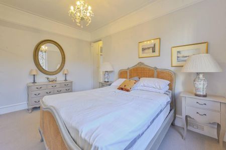 3 bedroom flat to rent - Photo 4