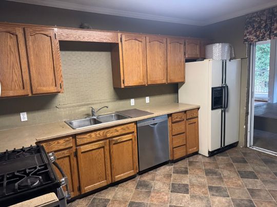 Large Upper Home - Photo 1