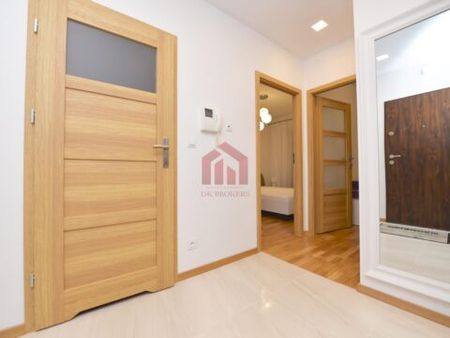 Mieszkanie z klimatyzacją, komórka i miejsce postojowe - Zdjęcie 4