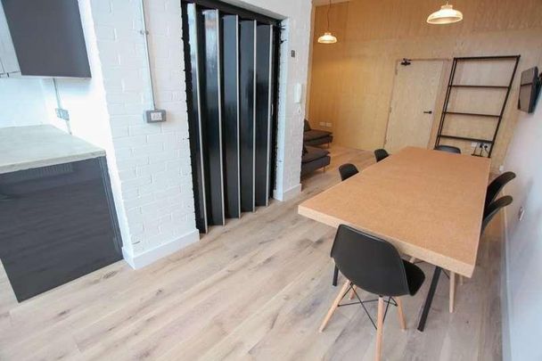 Kempston Street, L3 - Photo 1