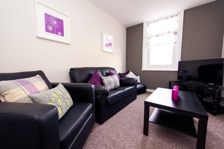 Friendly and quiet shared house, central location Room 1 - Photo 2