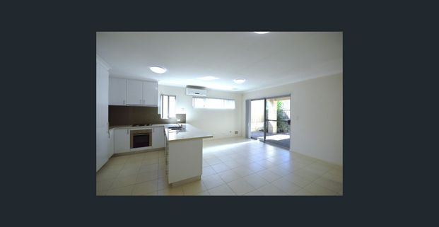 BEAUTIFUL 3x2x2 HOME REPRESENTS GREAT VALUE - Photo 1