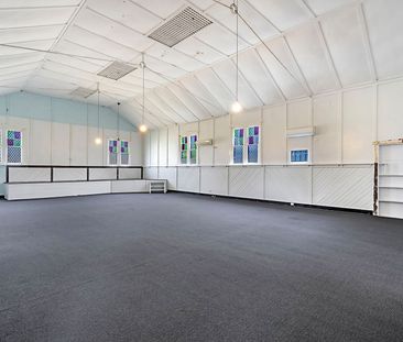 Spacious Home With Flexible Layout - Great Convenient Location - Photo 4