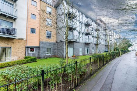 Brand House, Coombe Way, GU14 - Photo 2