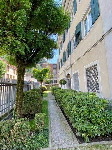 Besondere 2-Zimmer-Dachgeschoss-Wohnung in wunderschönem Altbau - Foto 3