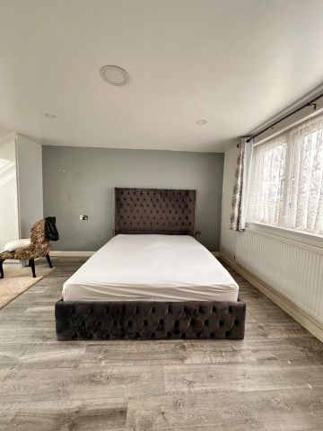 Room in a Shared House, Eastern Avenue, IG2 - Photo 2