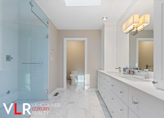 House in Vancouver West Side, BC - Photo 1