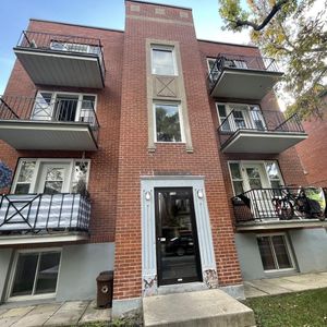 3 Bedroom - 5100 Avenue Bourbonnière, Montréal - Photo 2