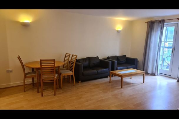 2 Bed Flat, Stockwell Road, SW9 - Photo 1