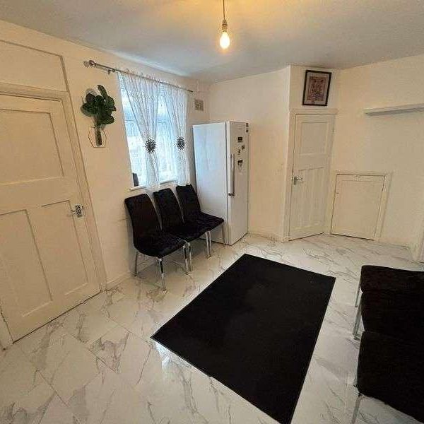 Cecil Road, Harrow Weald, Middlesex, HA3 - Photo 1