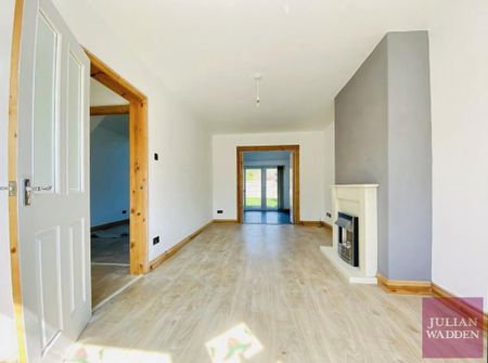 3 bedroom semi-detached house to rent - Photo 3