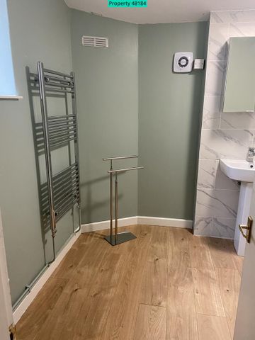 2 bedroom ground floor flat to rent - Photo 2