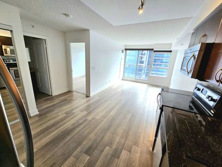 For Lease - 372 Highway 7 East Road Unit# 611, Richmond Hill, Ontario - Photo 2
