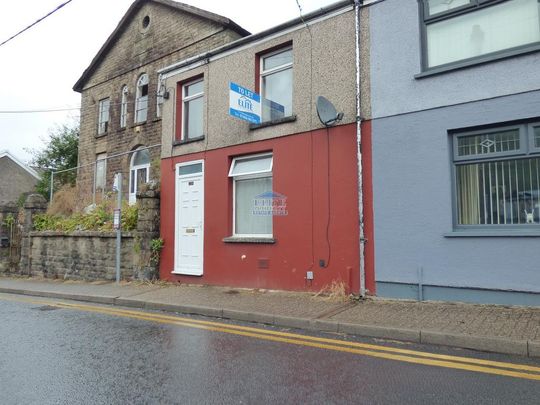 3 bedroom end of terrace house to rent - Photo 1
