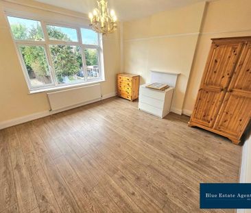 4 bedroom detached house to rent - Photo 6