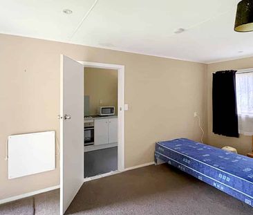 LEVIN - ONE BEDROOM - Photo 2