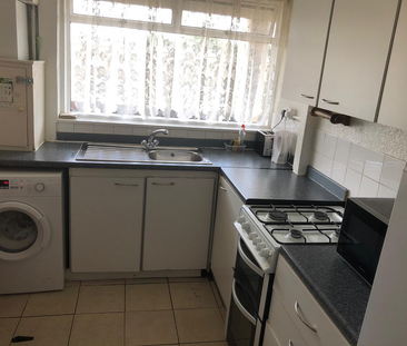 1 bedroom in a house share to rent - Photo 5