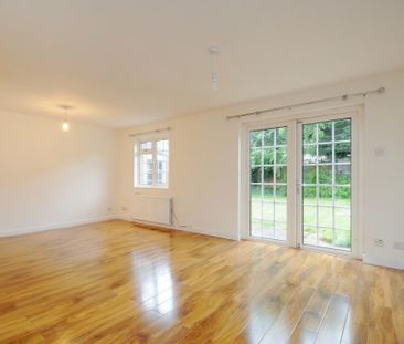 4 bedroom detached house to rent - Photo 3