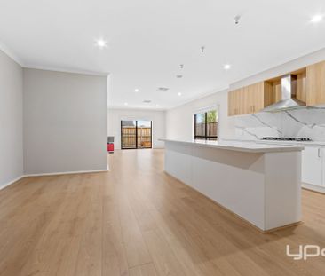 SPACIOUS 4 BEDROOM FAMILY HOME IN A PRIME LOCATION! - Photo 6