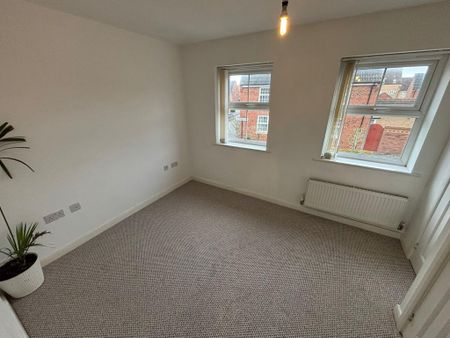 2 bedroom semi-detached house to rent - Photo 3