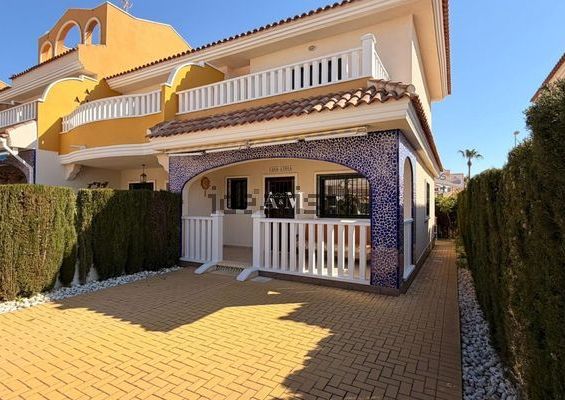 Alquiler de chalet pareado en Doña Pepa