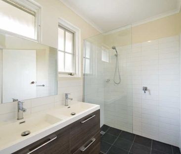 Renovated Comfort in Central Blackburn - Photo 4