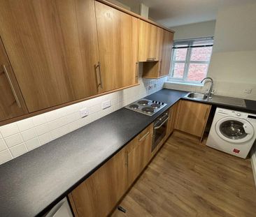 2 bedroom flat to rent - Photo 4