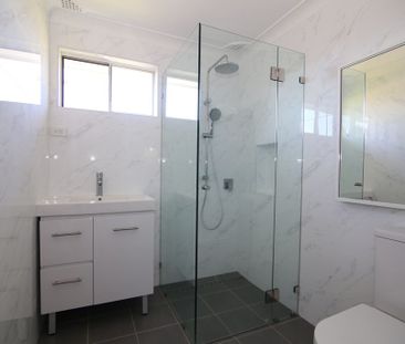 Tastefully Presented Two Bedroom Half-House - Photo 6