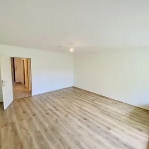 NEU! Geräumige 1-Zimmerwohnung mit Loggia und Balkon! - Photo 3