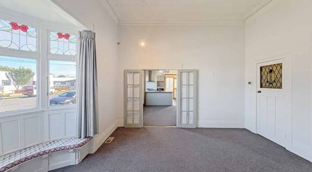 CITY CENTRE - 4 BEDROOMS - Photo 2